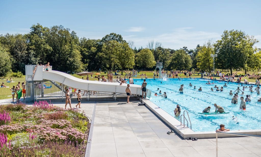 Koerbelt wedstrijdbad buiten